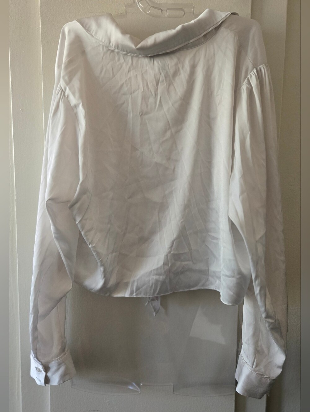 3/$20 Forever 21 White Tie-Front Button-Up Blouse - Picture 3 of 3